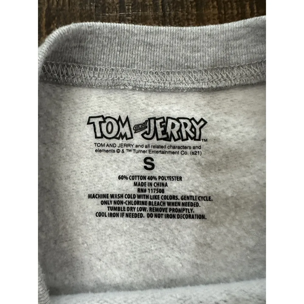 Tom And Jerry NWOT Crewneck Sweatshirt Small Gray Size 4 - Image 6