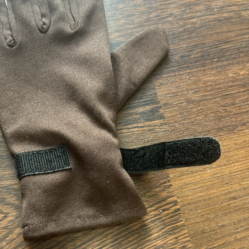 Vintage Nylon Gloves Brown Black - Image 4