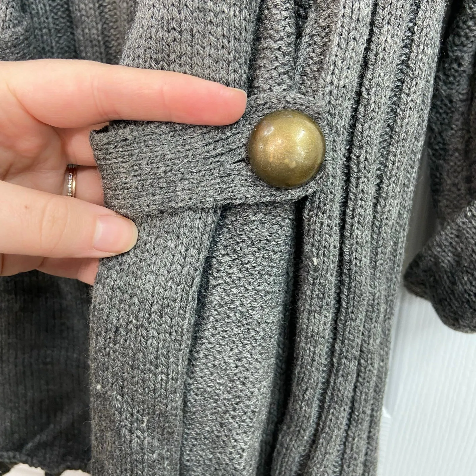 Carolyn Taylor gray acrylic thick knit open front cuffed sleeve cardigan sweater - Image 6