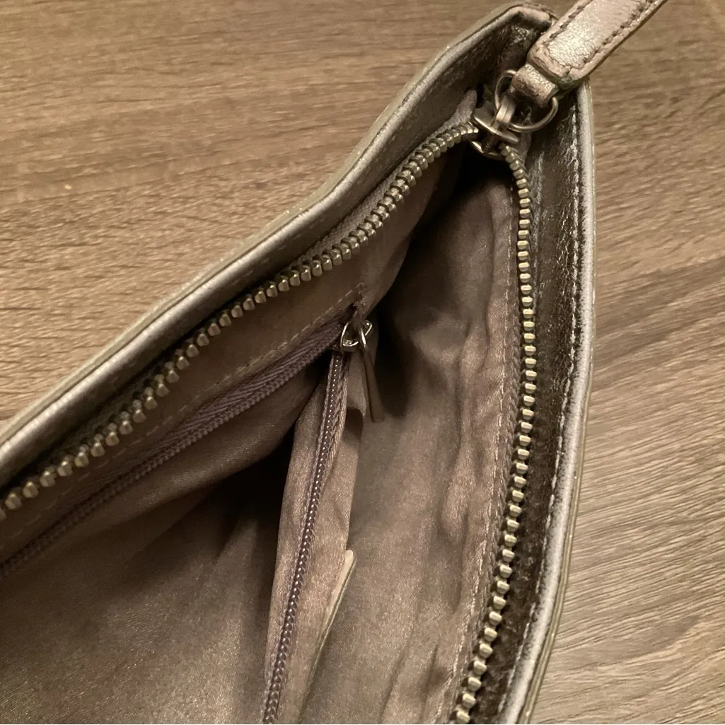 Silver/champagne zip clutch - Image 4