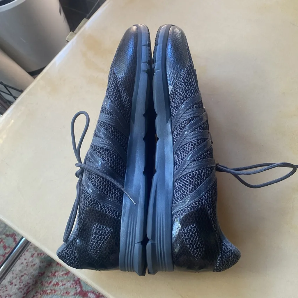 EUC Womens Under Armour Charged All Around Size 10 Black Graphite Grey Training - Image 10