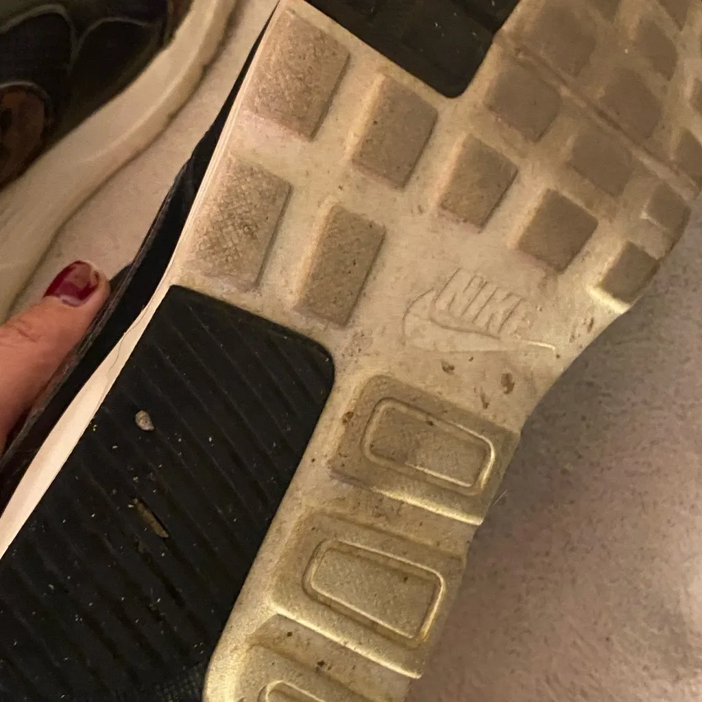 Nike Women's Black and Leopard Print Sneakers - Image 7