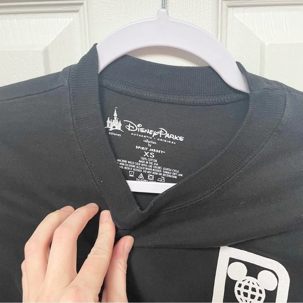 Walt Disney World Black and White SPIRIT JERSEY XS - Image 4