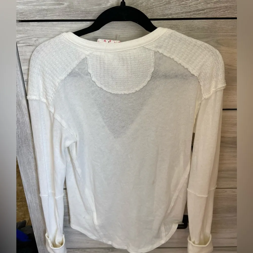 We The Free White Long Sleeve V Neck Top - Image 4