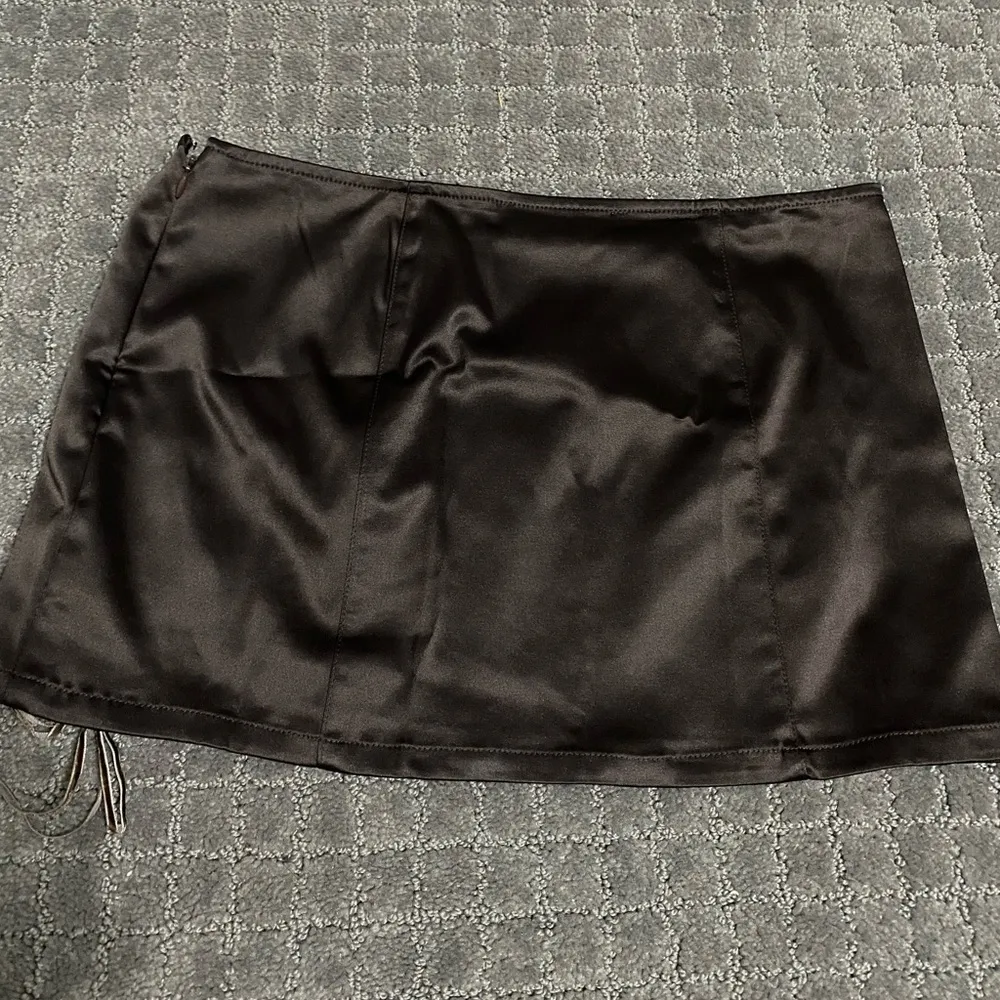 Urban Outfitters Blossom Satin Lace-Up Mini Skirt NWT Size S - Brown - Image 7