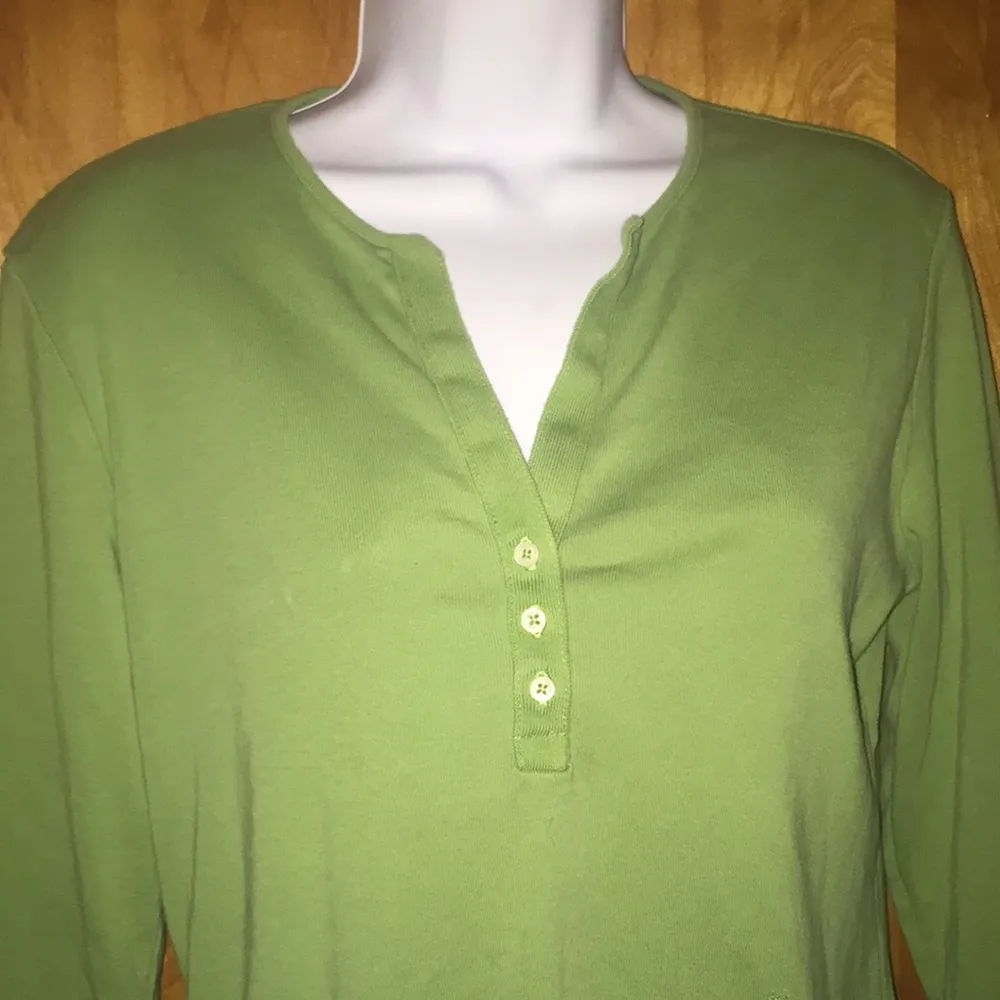 Kiwi Green Jones Sport 3/4 Sleeve Henley Shirt Size Medium - Image 2