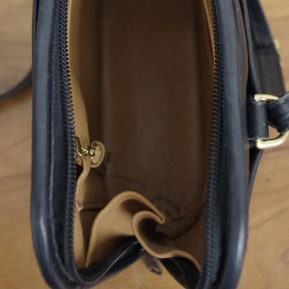 Bar Harbor Classics Crocodile Print Leather Asymmetrical Crossbody Purse Black - Image 6