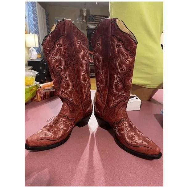 Corral Red Crimson distressed snip toe boots Size 7 - Image 7