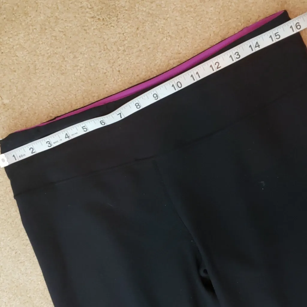 Lululemon black Reversable flare Groove pant OG’s excellent condition! - Image 7