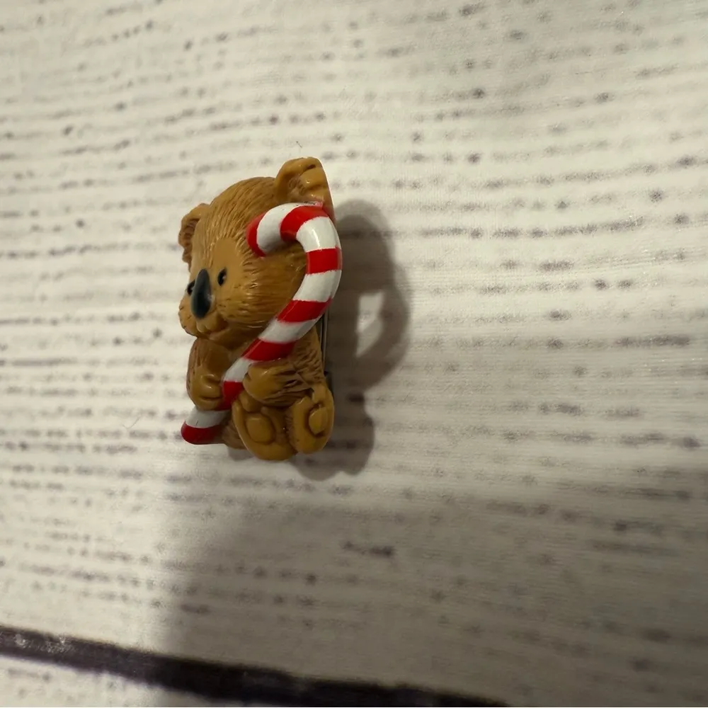 Hallmark 1982 Koala Candy Cane Holiday Christmas Pin Brooch - Image 6