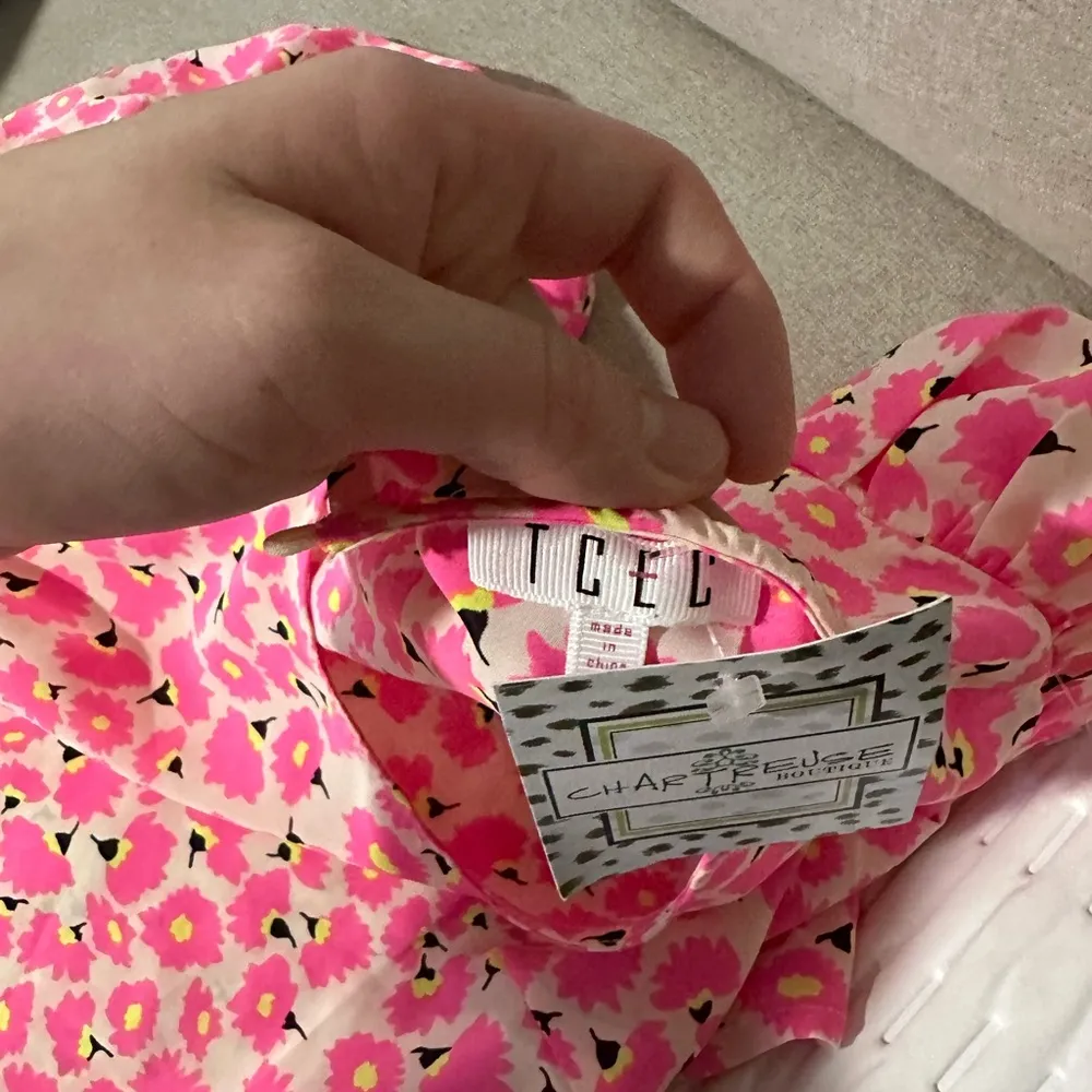 TCEC pink floral top size small NWT - Image 6