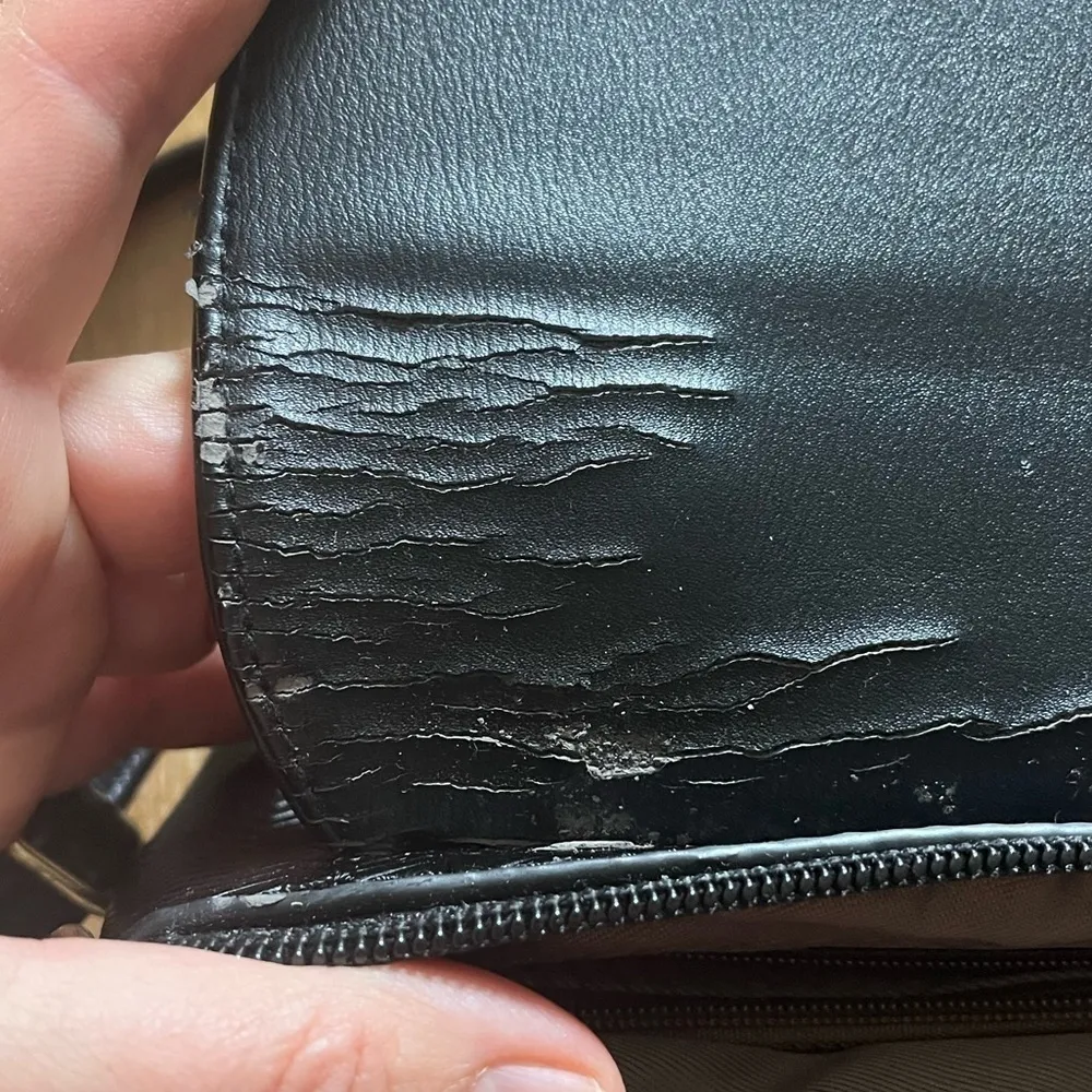 Crossbody cat 🐱 handbag fair condition - Image 3