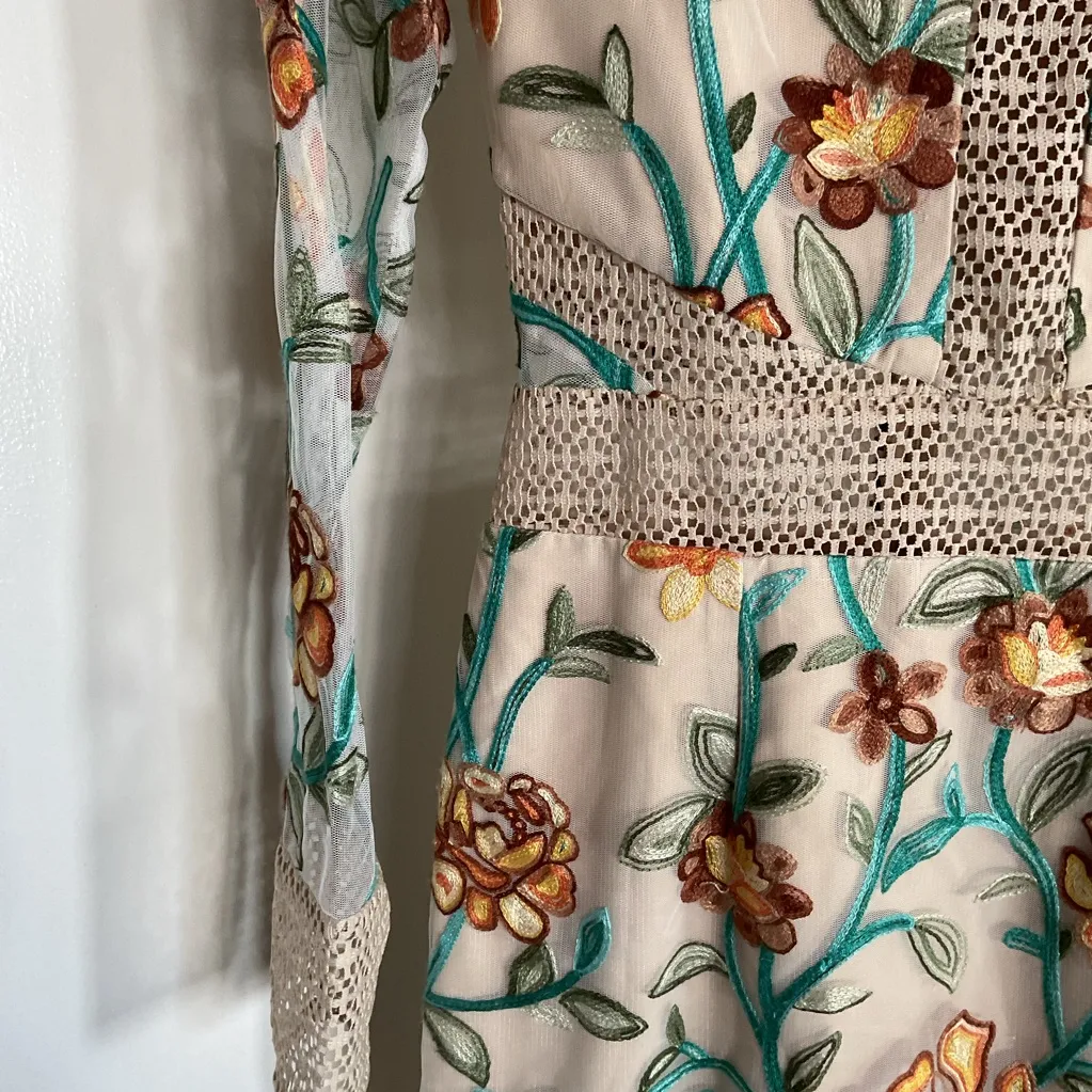 27. Vone Elegant Floral Embroidered Mini Long Sleeve Dress Size Small Blue - Image 6