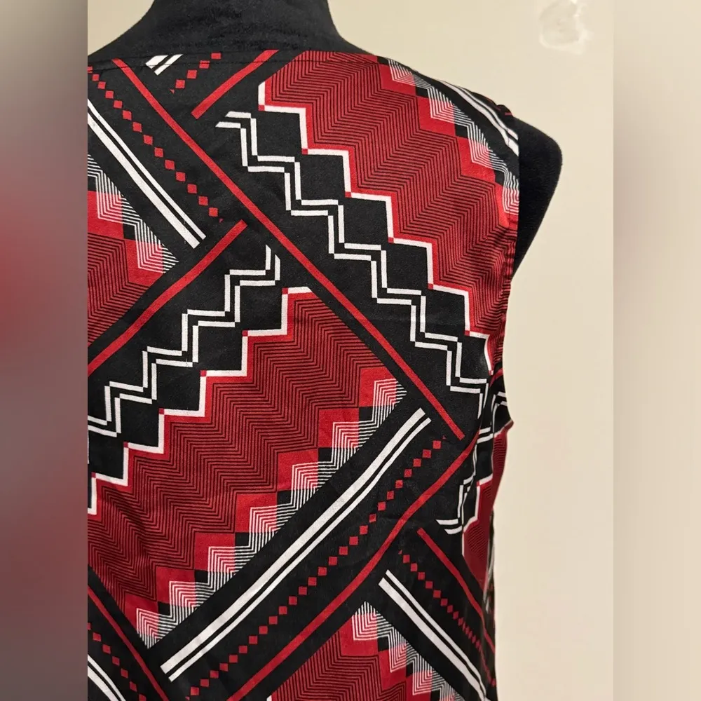 EUC Chico’s Red, Black and White Geometric Pattern Scoop Neck Tank size 1 - Image 8