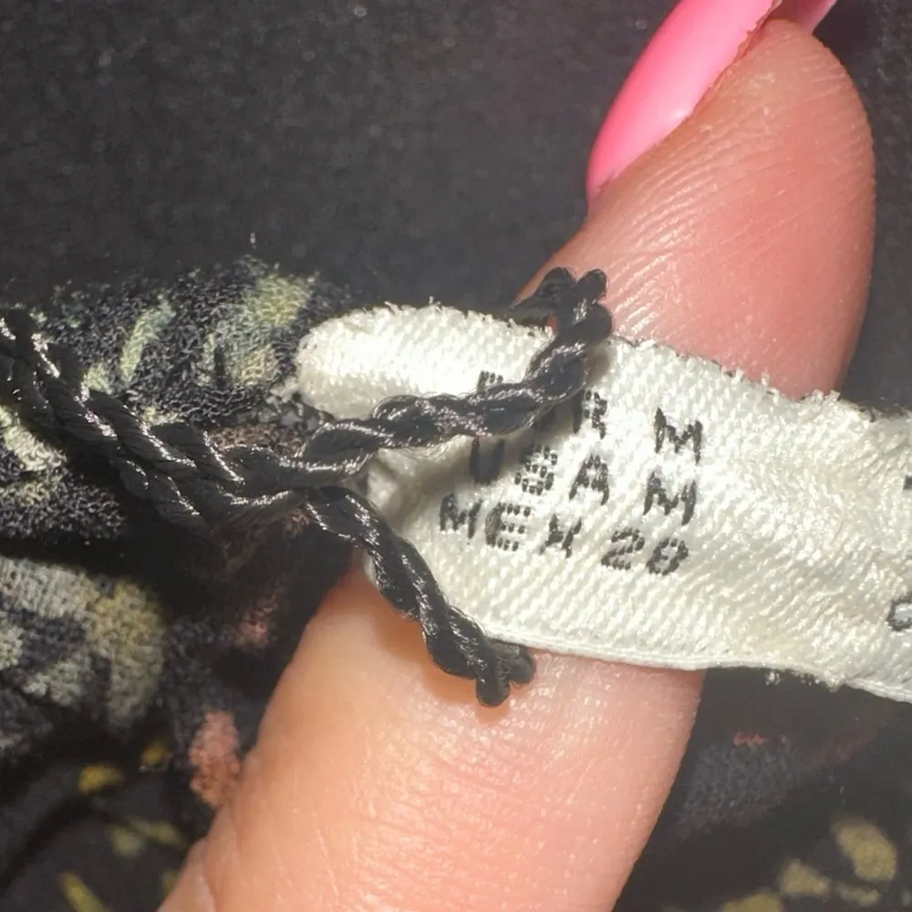 EUC ZARA BLACK RED FLOWING HALTER BATIK PRINTED TASSELS low cut back - Image 9