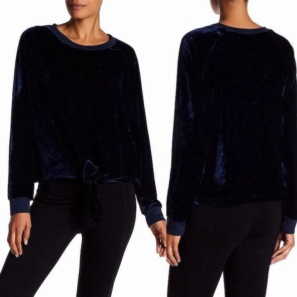 RDI navy velour tie front top ✨ - Image 2