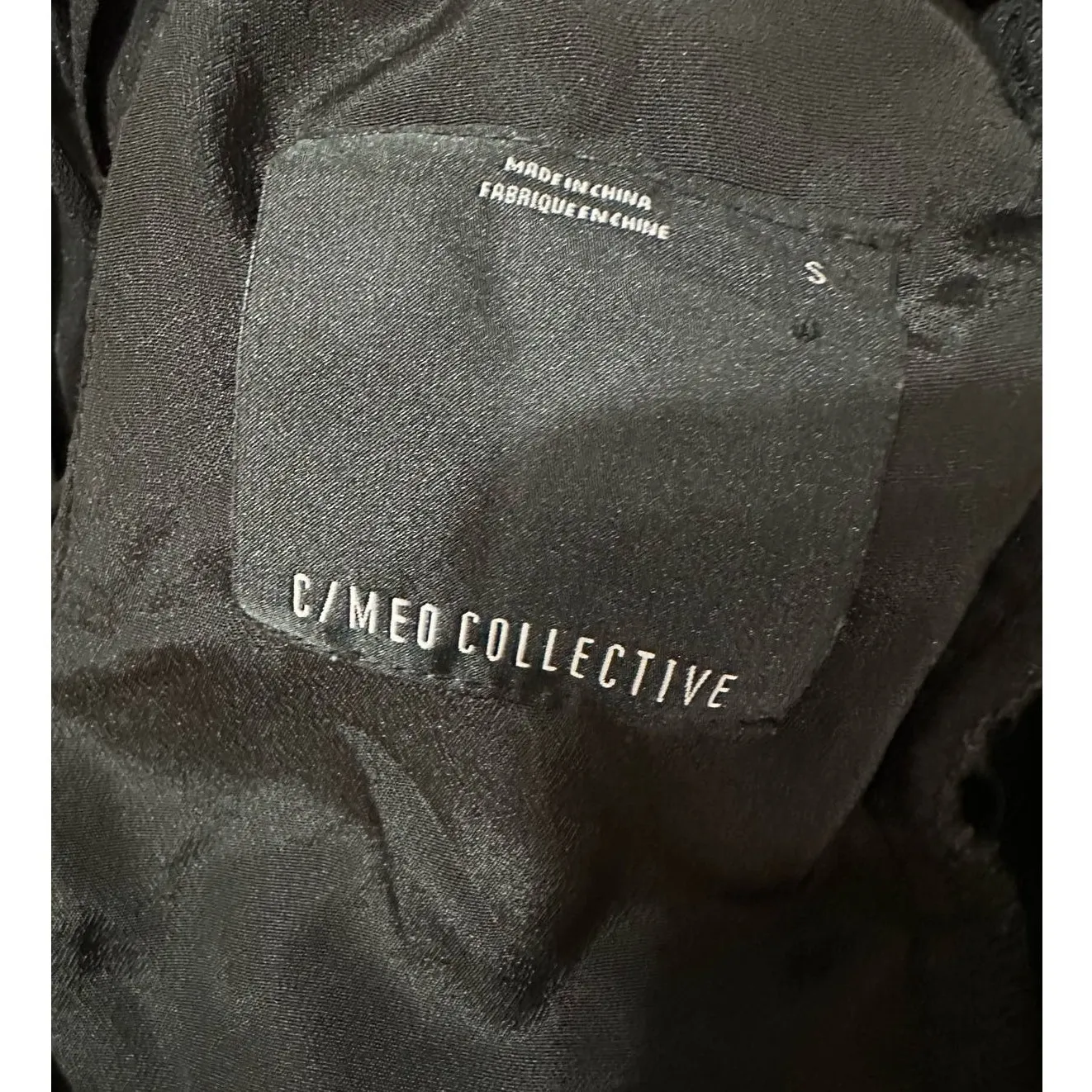 C/MEO Collective Blouse Revolve Black Pleated Long Bell Sleeve V-Neck Small - Image 3