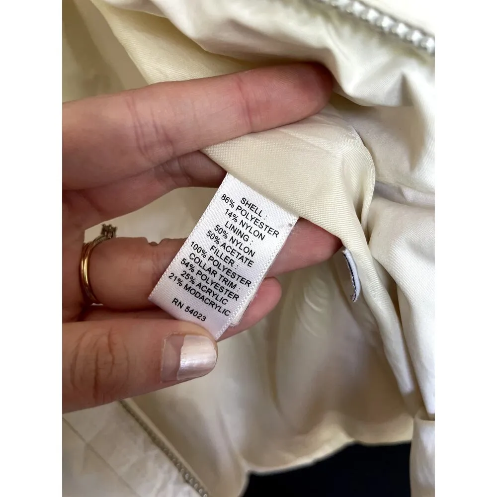 Banana republic white cream puffer vest fur detail women's size S pockets winter - Image 5