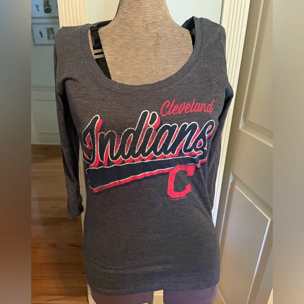 MLB Cleveland Indians Womens 3/4 Sleeve  Graphic Shirt Size Women’s MEDIUM - Image 2