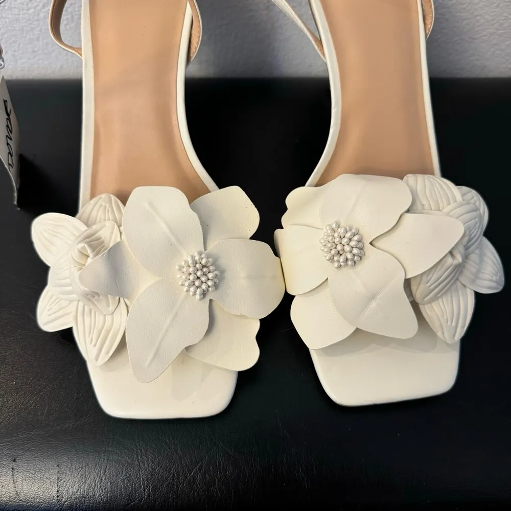 New White floral sandals with adjustable ankle strap #floral #sandals size 11 - Image 2