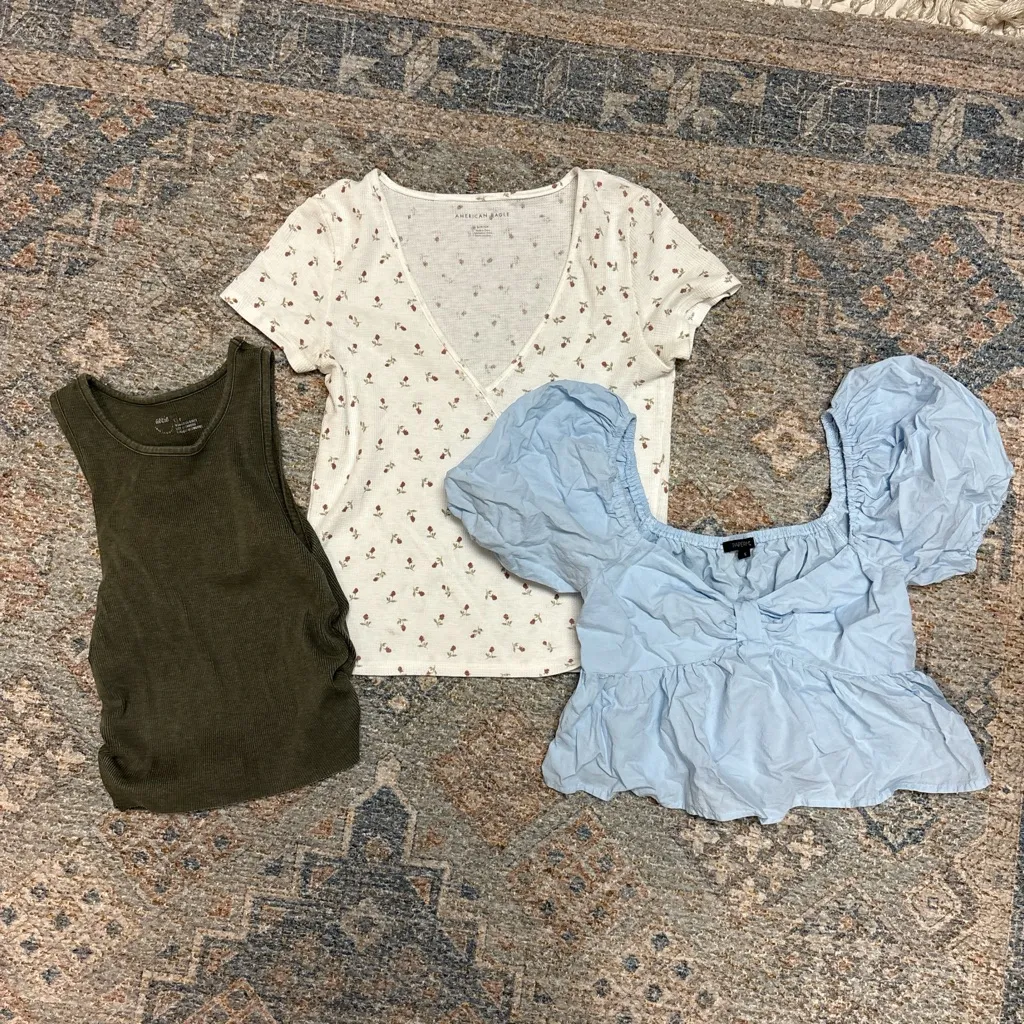 Papermoon, Aerie, and AE Short Sleeve Bundle Tops - Olive, Cream, and Light Blue - Image 2