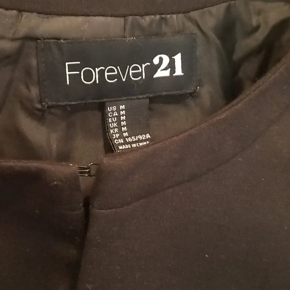 💕FOREVER 21💕 Cropped Black Blazer - Image 6