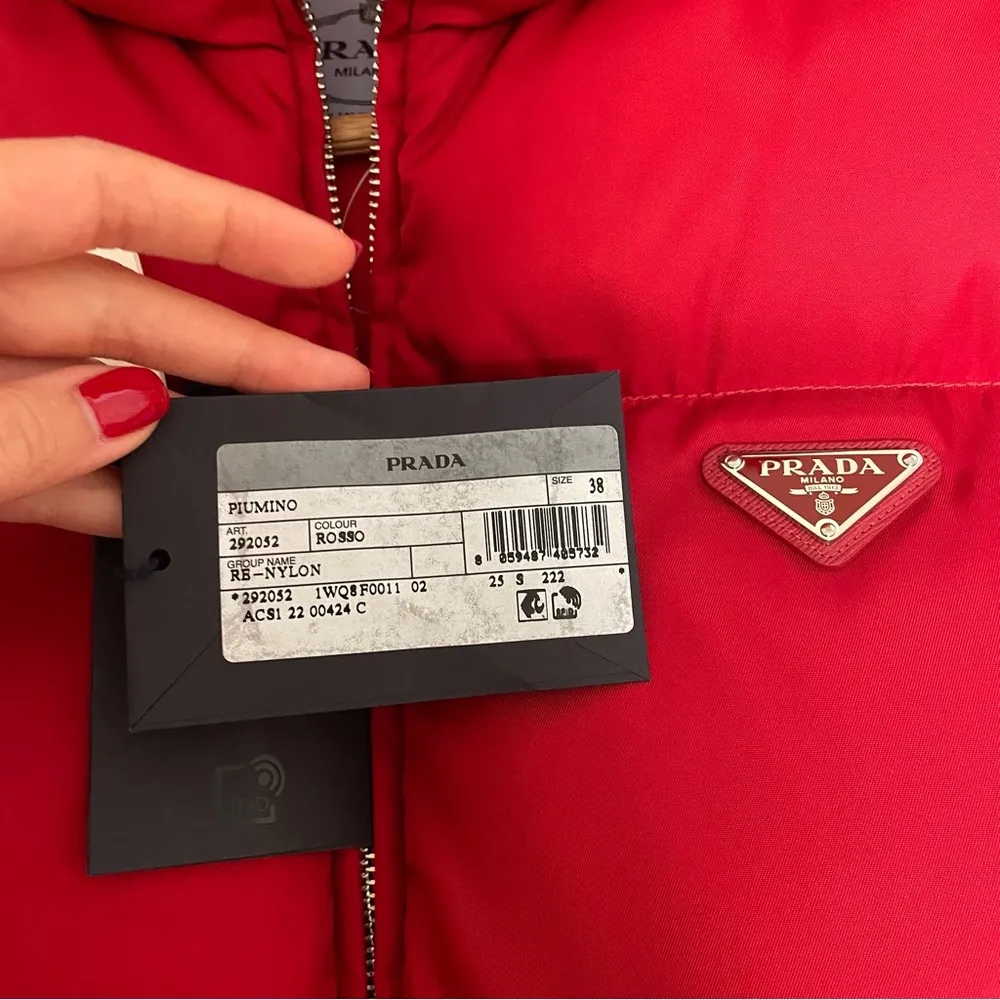 Prada BRAND NEW  RE-EDITION PUFFER JACKET! - Image 2