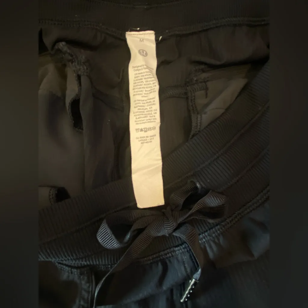 Lululemon Dance Studio Relaxed-Fit Activewear Mid-Rise Cargo Jogger Black Medium - Image 7
