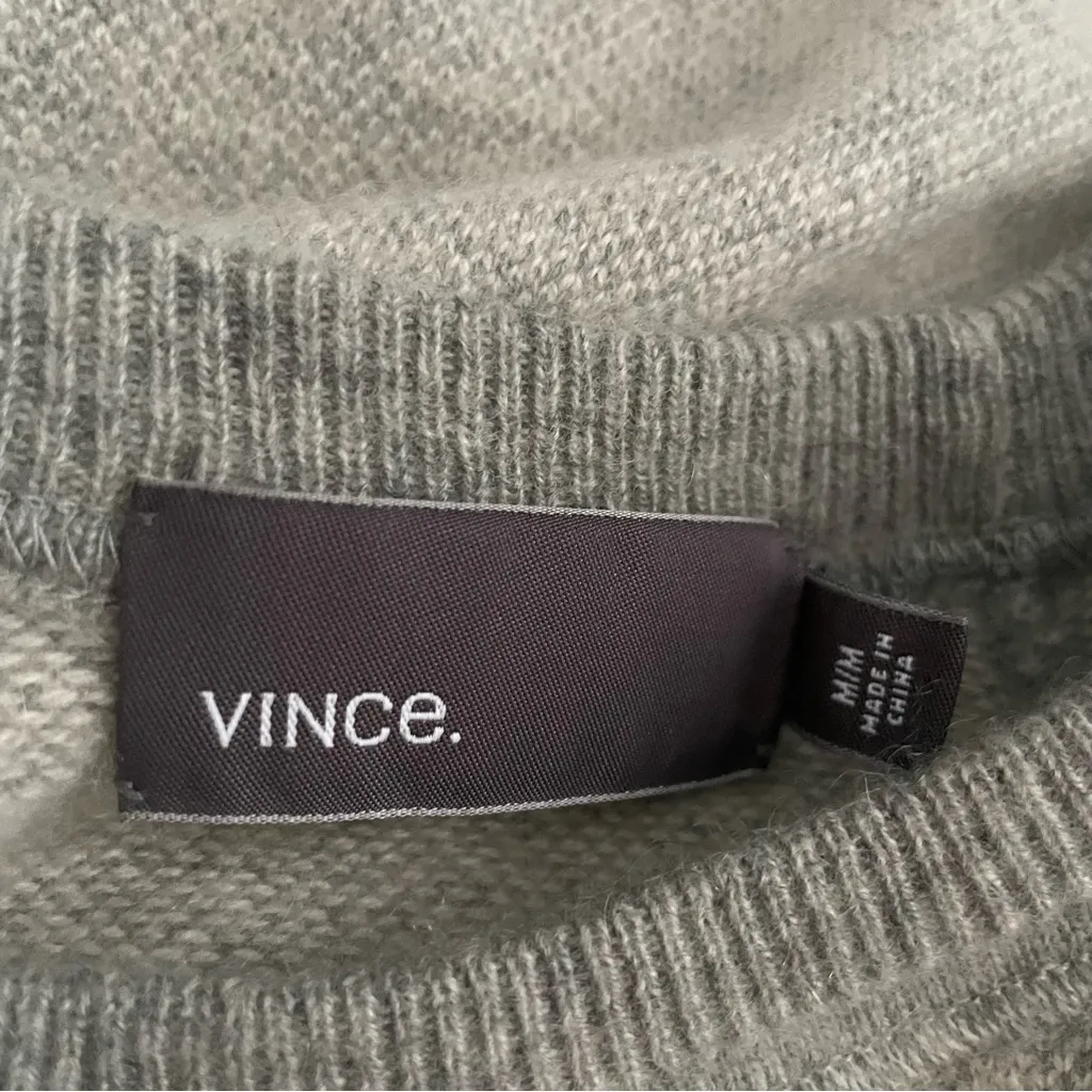 Vince Grey Raglan Sleeve Pull Over Crewneck Sweater Size Medium - Image 3