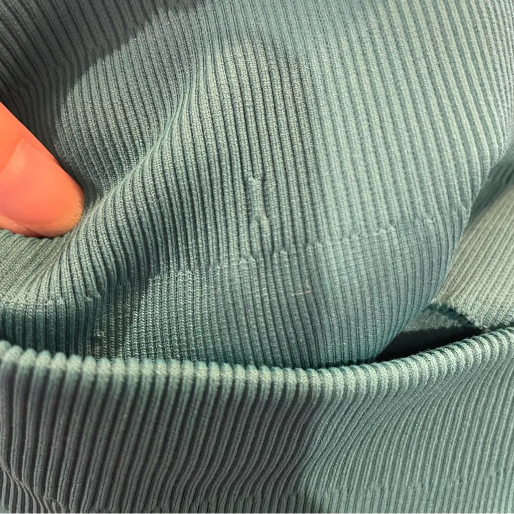 Lululemon Zone In Tight Compression Leggings in Forage Teal - Size 2 - Image 8