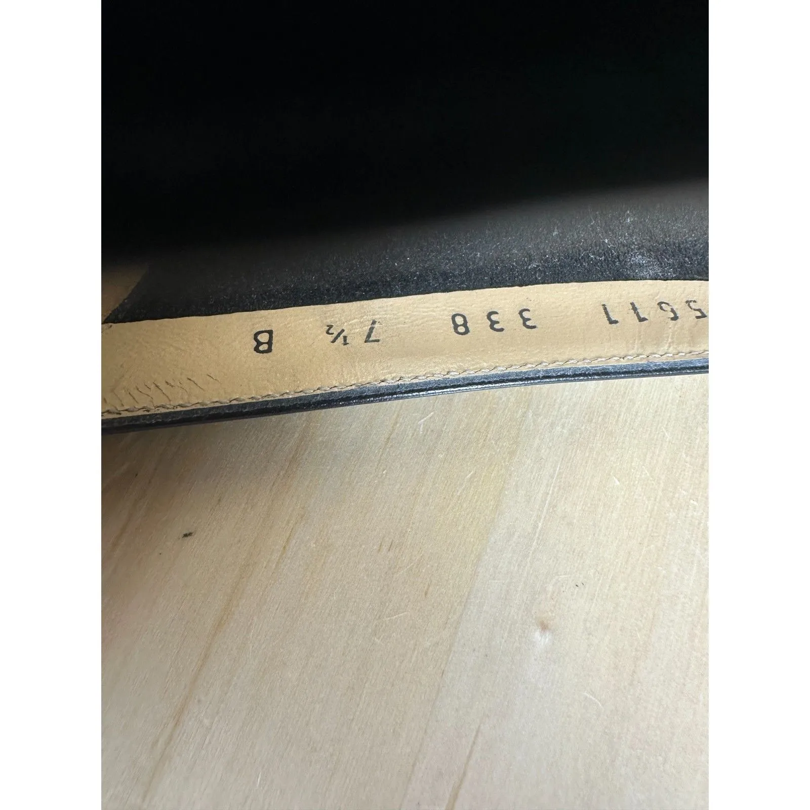 Salvatore Ferragamo Black Leather Round Toe Bow Gold Chunky Heel Pumps 7.5 - Image 3