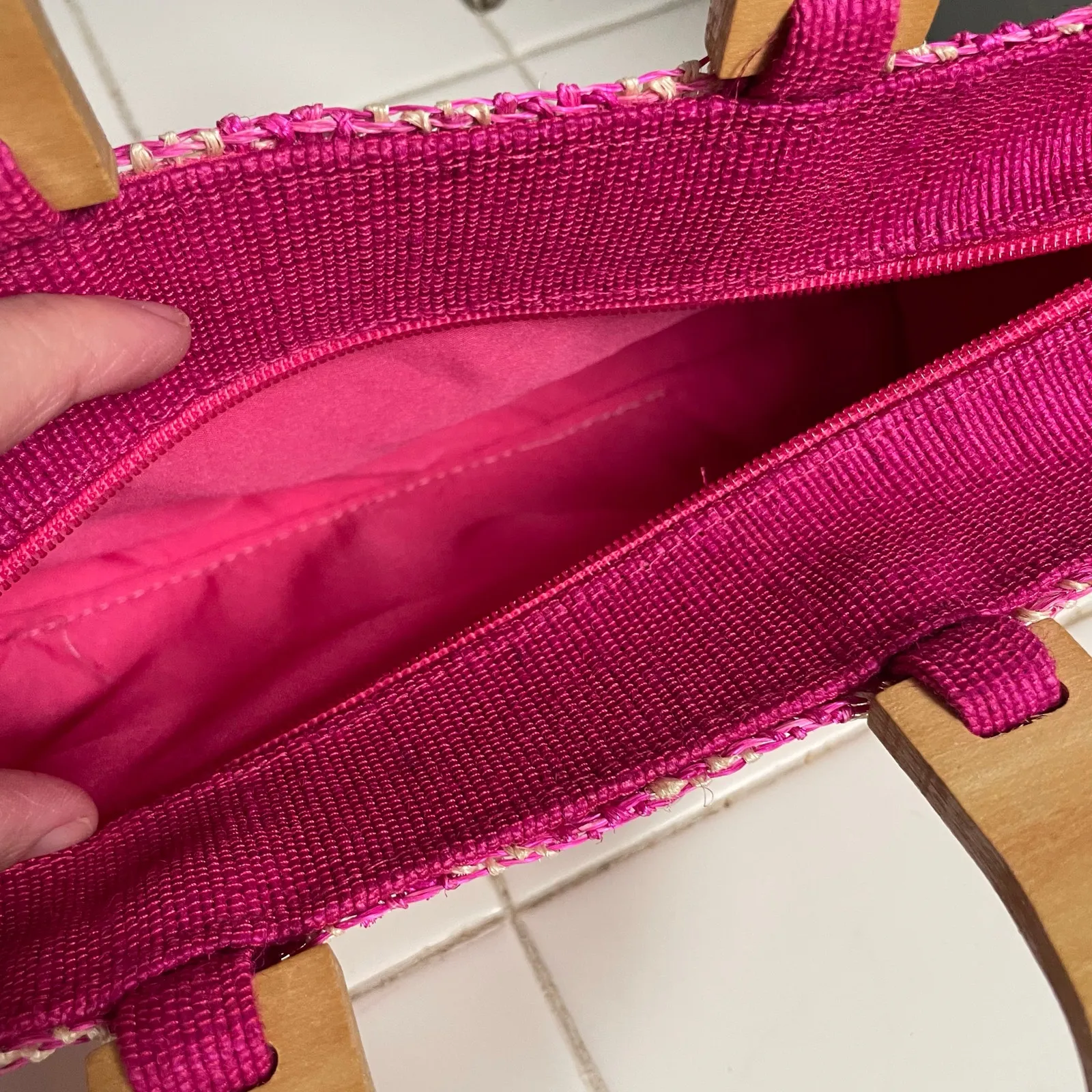 VTG Y2K Pink Woven Bag Wood Handle Clueless Coquette 90s Vibe - Image 6