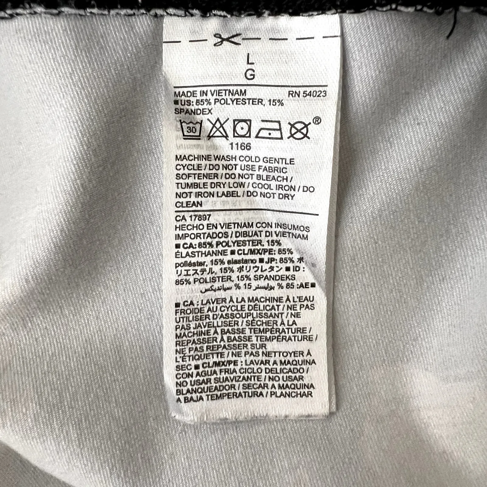 Old Navy Active Floral Capri Leggings - Image 5