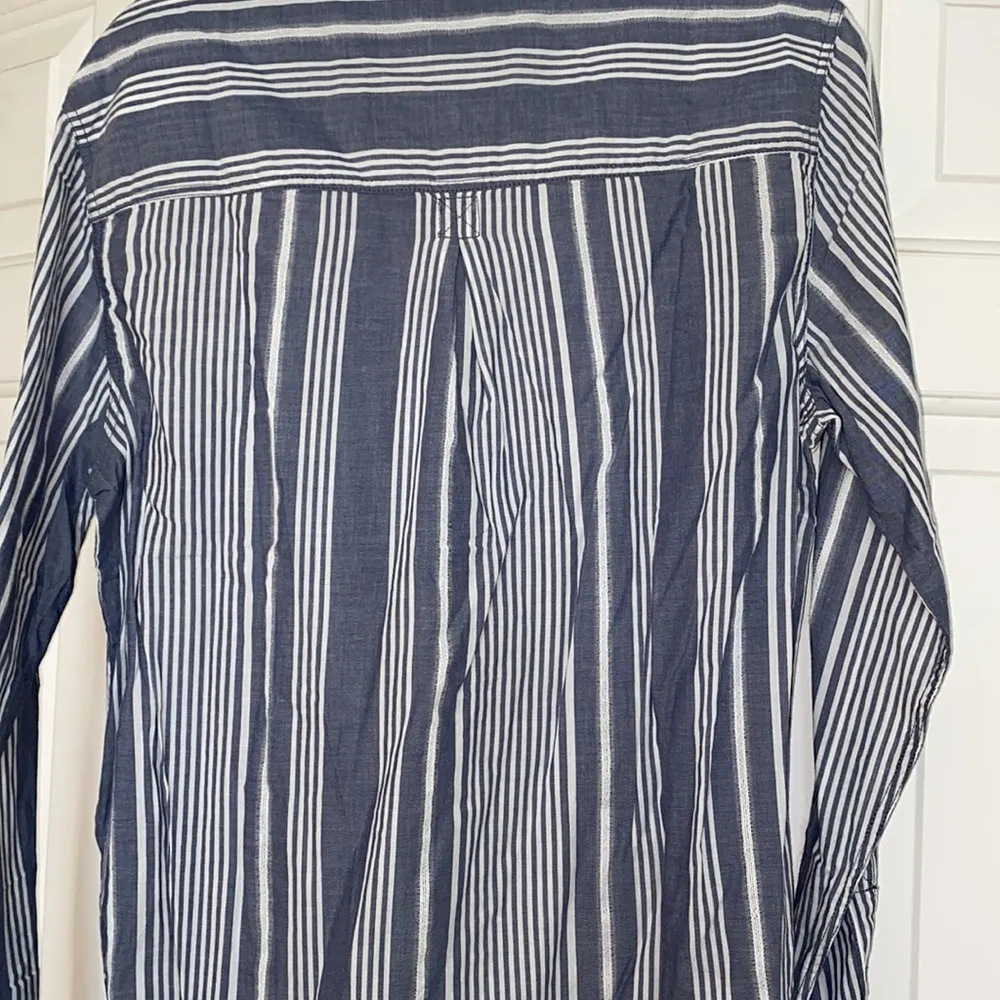 American Eagle Boyfriend Fit Blouse. - Image 4