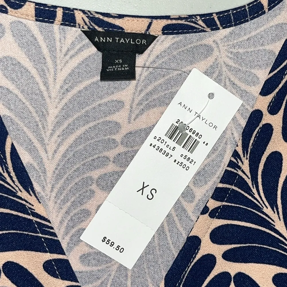 Ann Taylor NWT Size XS Pink - Blue Feather Print Flutter Sleeve Blouse Top - Image 4