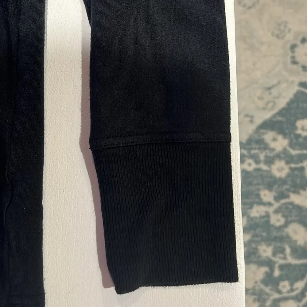 Athleta Nirvana Twist Front Sweatshirt Womens size M Black Lightweight Stretch - Image 5