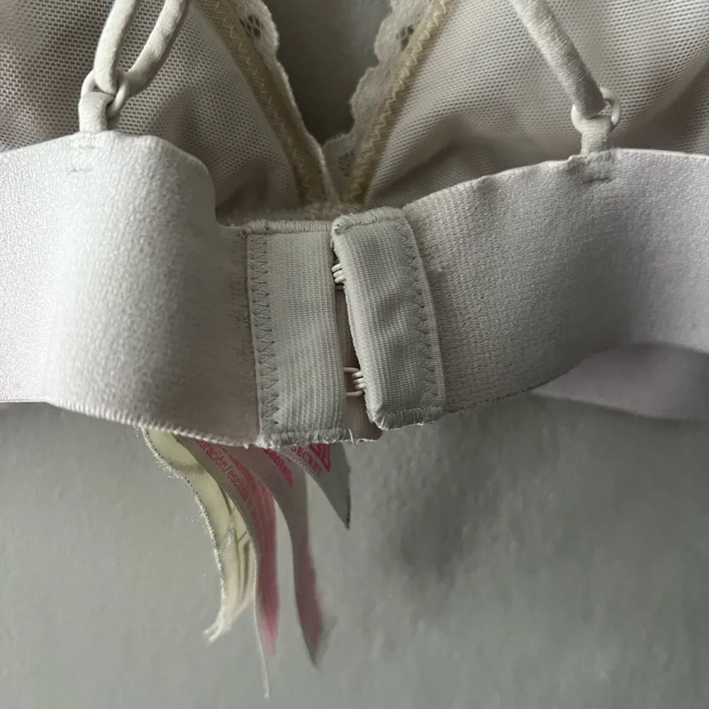 Victoria’s Secret PINK Cream Lace Strappy Back Bra Size Large - Image 5