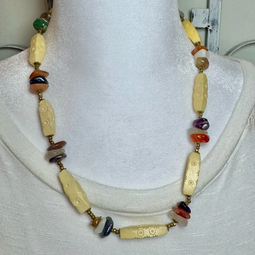 1970s MIRIAM HASKELL VINTAGE GOLDTONE ASSORTED GEMSTONE 28” NECKLACE Gold - Image 2
