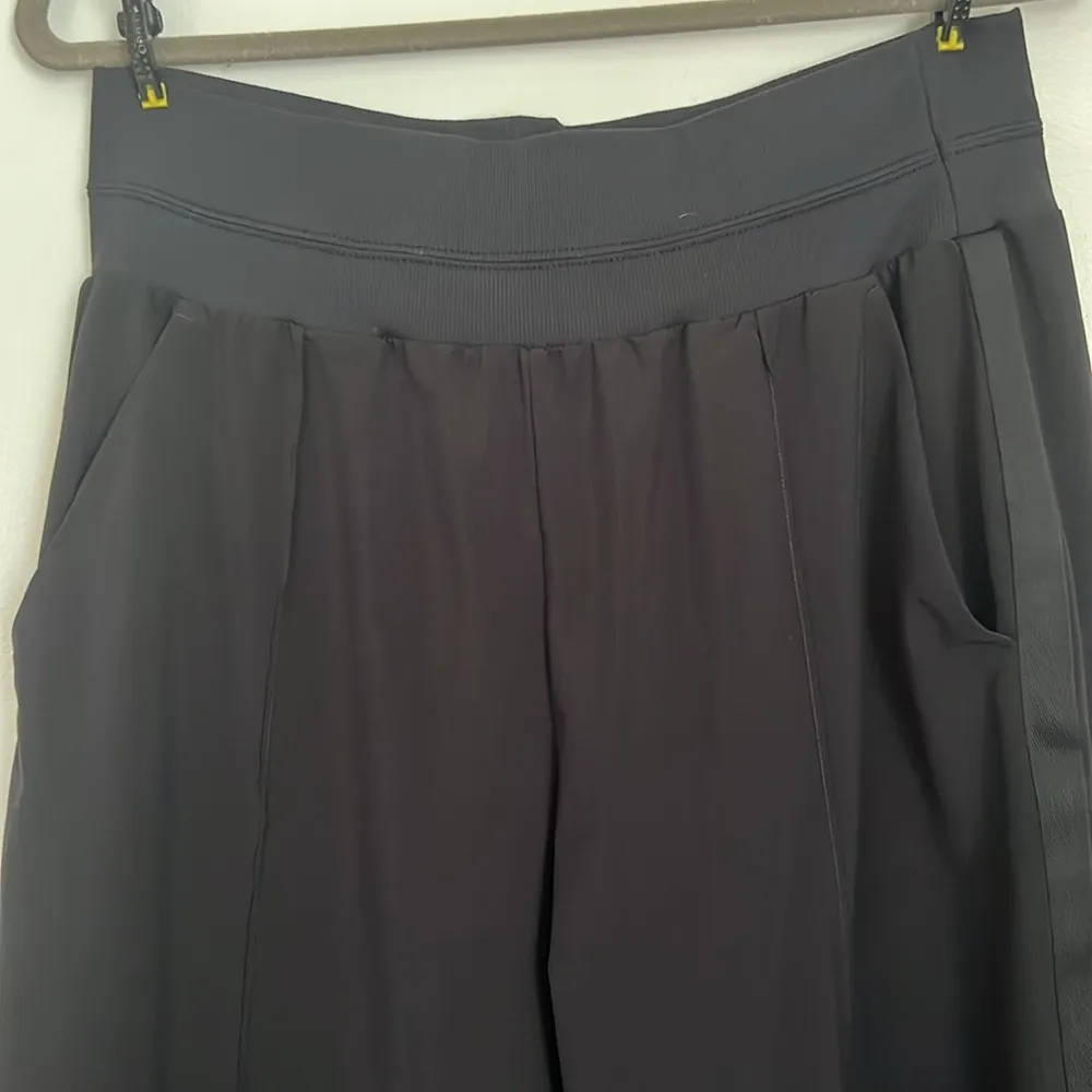 Athleta size 12 light weight pants - Image 2