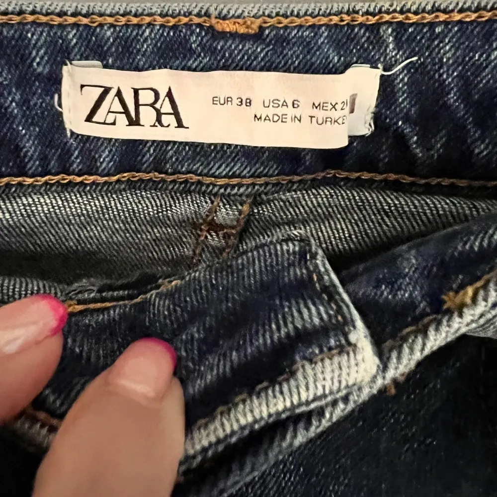 ZARA 6 Straight Leg Raw Hem Blue Jeans - Image 3