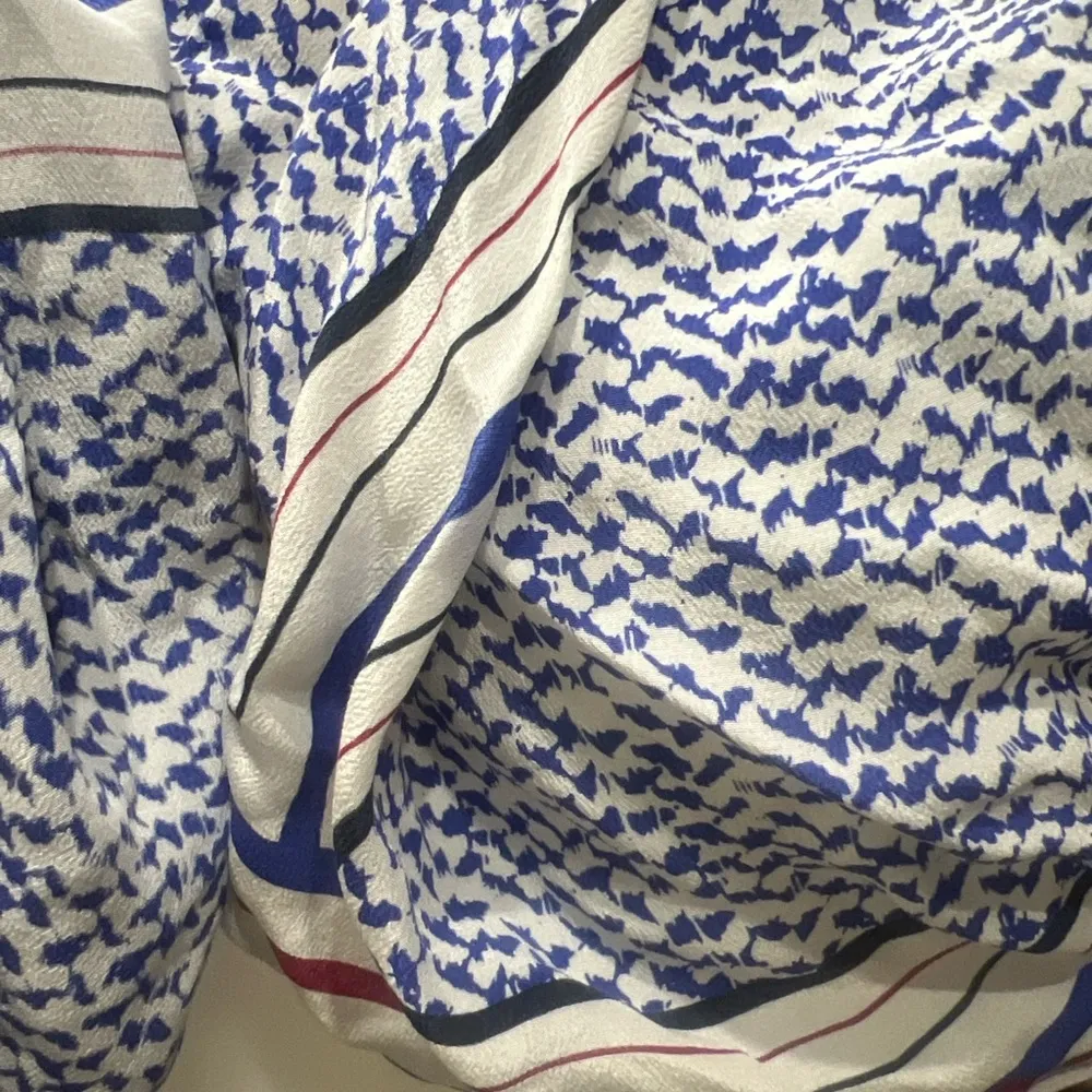 Tommy Hilfiger, red, white and blue scarf silk - Image 5