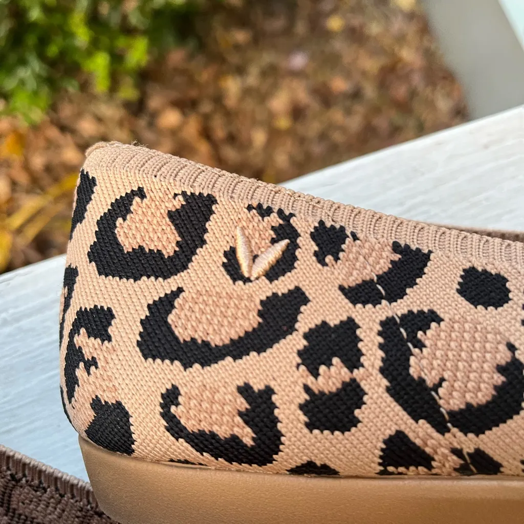 Vivaia Pointed Toe Ballet Flats Womans 9.5 Aria Leopard Print - Image 6