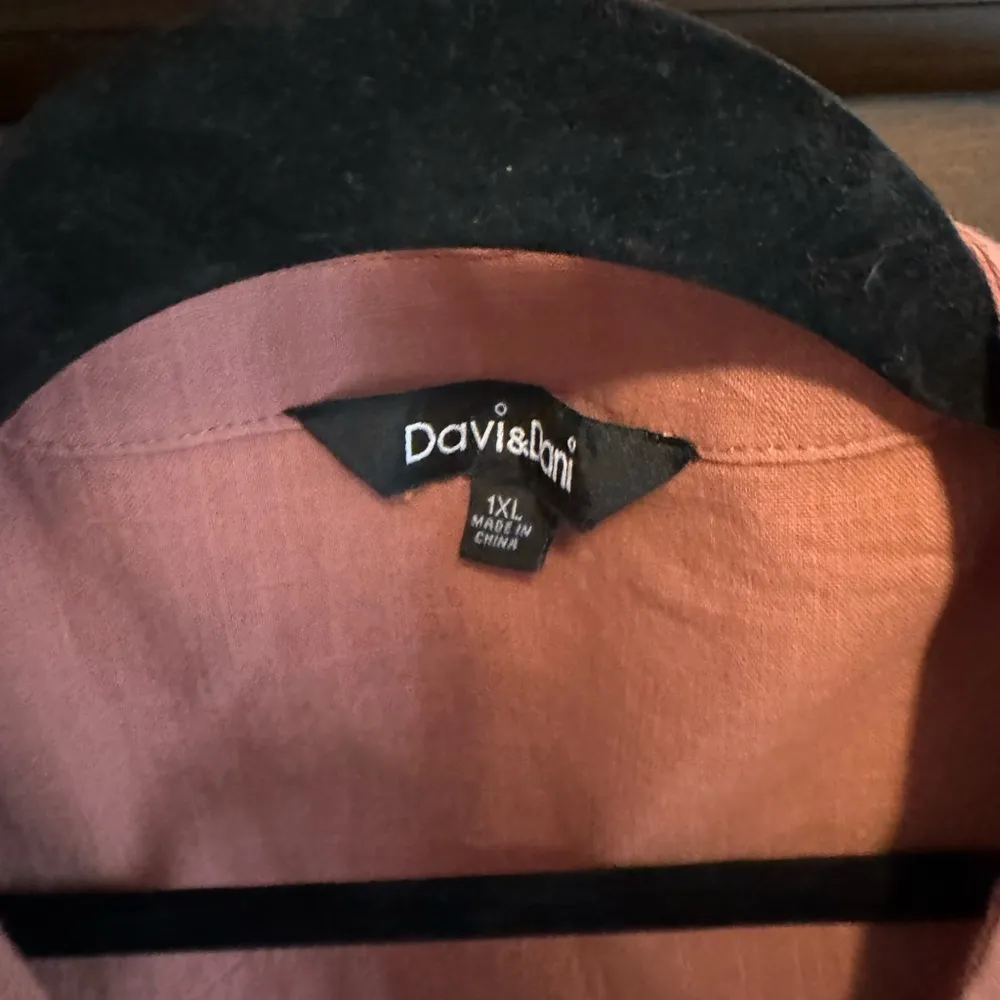 Davi & Dani Terracotta Button-Up Blouse - Image 3