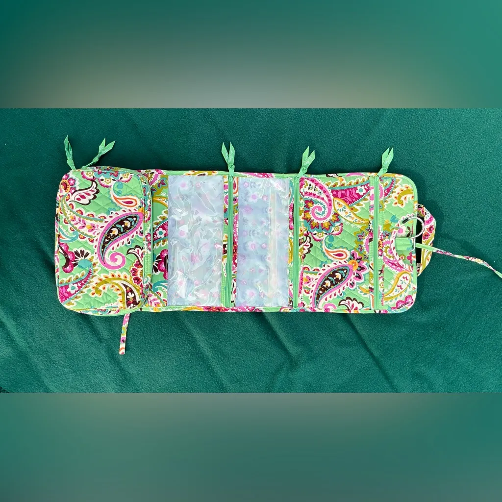 Vera Bradley hanging travel organizer 💚💛💜 - Image 10