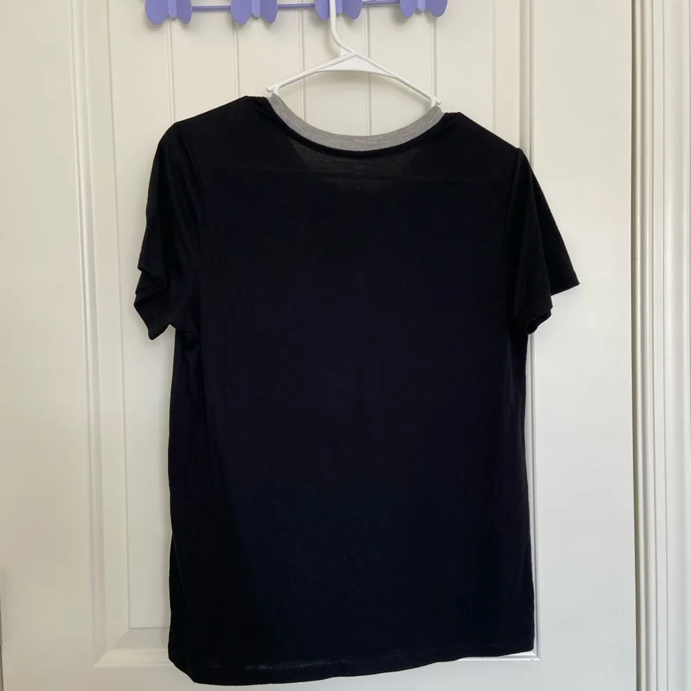 EUC |‎ Super Mario Bros 3 women’s scoop neck graphic tshirt — medium - Image 4