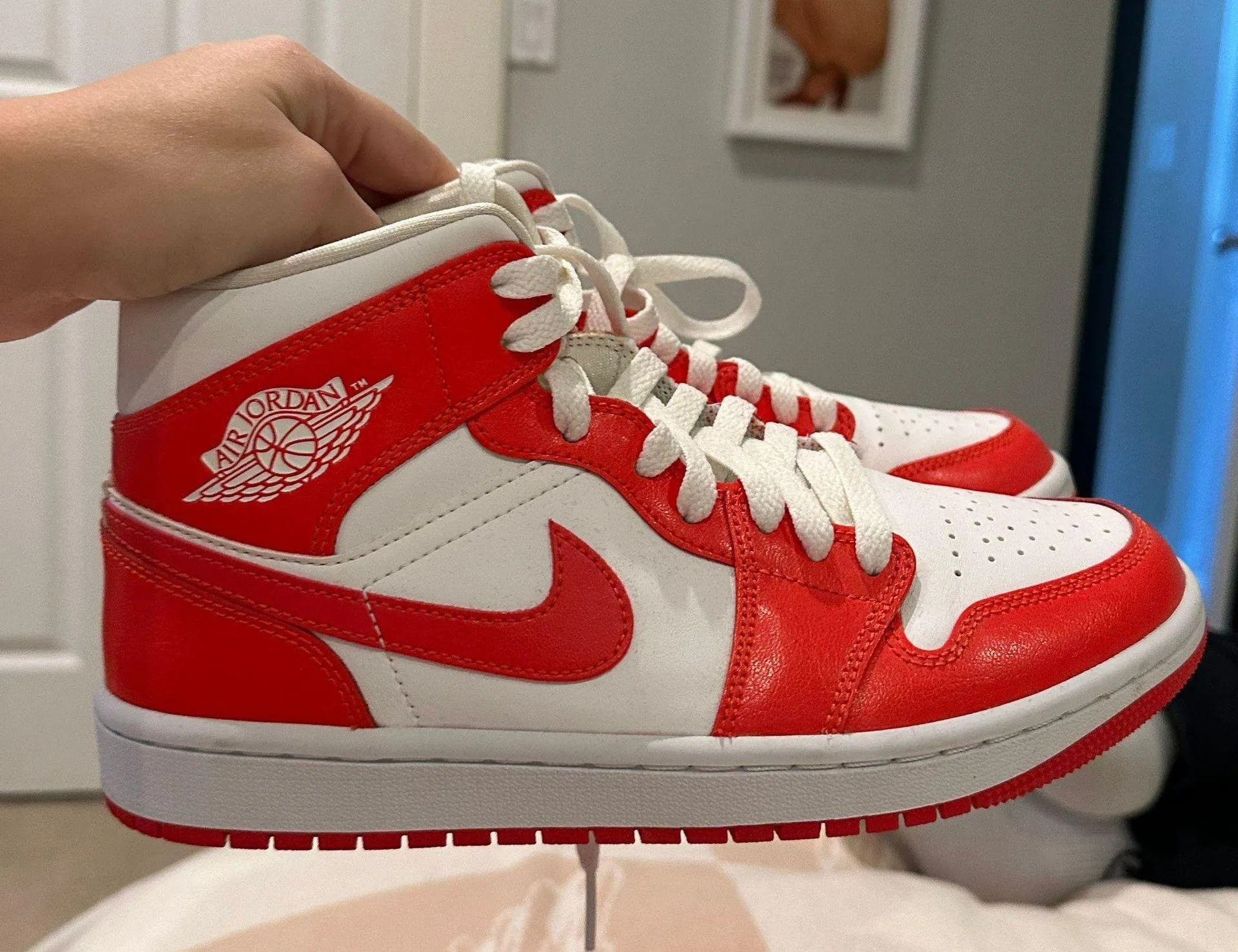 Women’s  1 Mid Dunks Habenero - Image 2