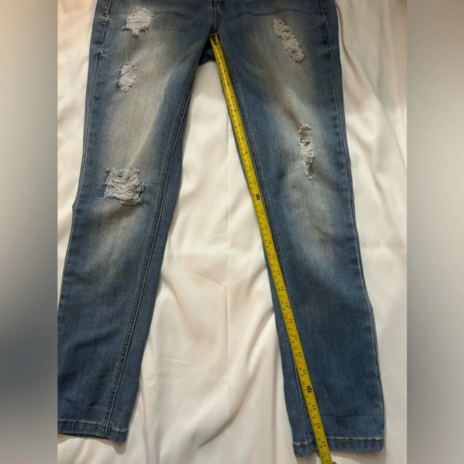 Dollhouse Charley Blue Distressed Denim Jeans Juniors 9 Casual Comfy Bohemian - Image 9