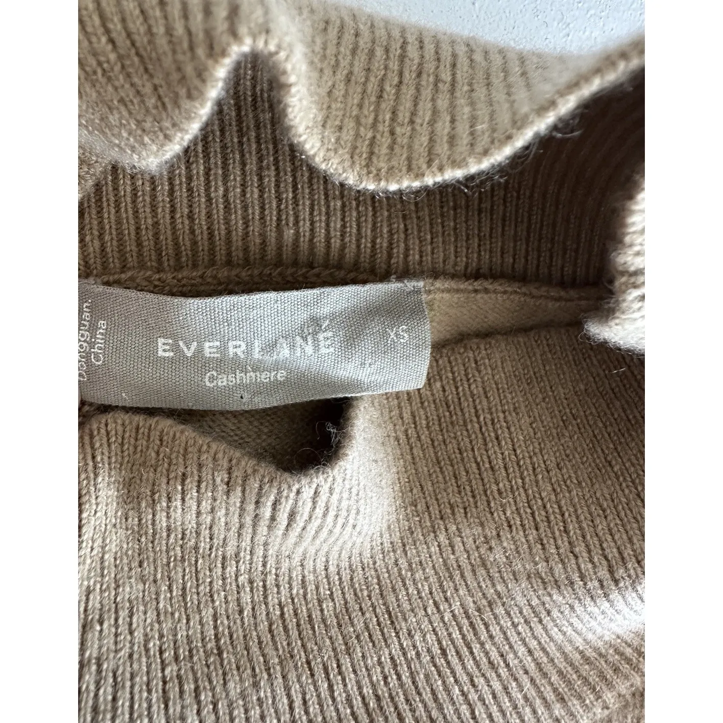 Women's Tan Everlane Cashmere Turtleneck Sweater, Sz: XS (b34) - Image 5