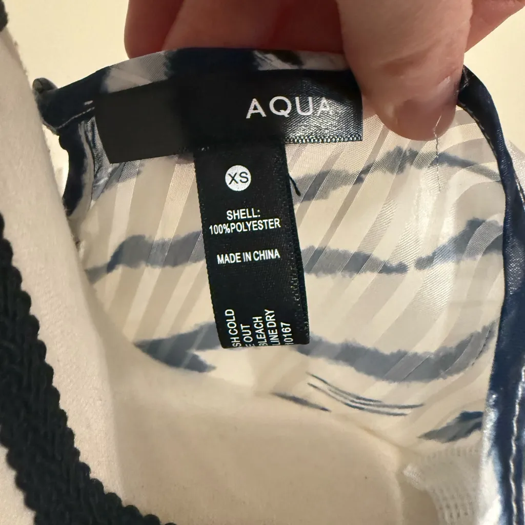 Aqua | Navy and White Patterned Blouse - Image 5