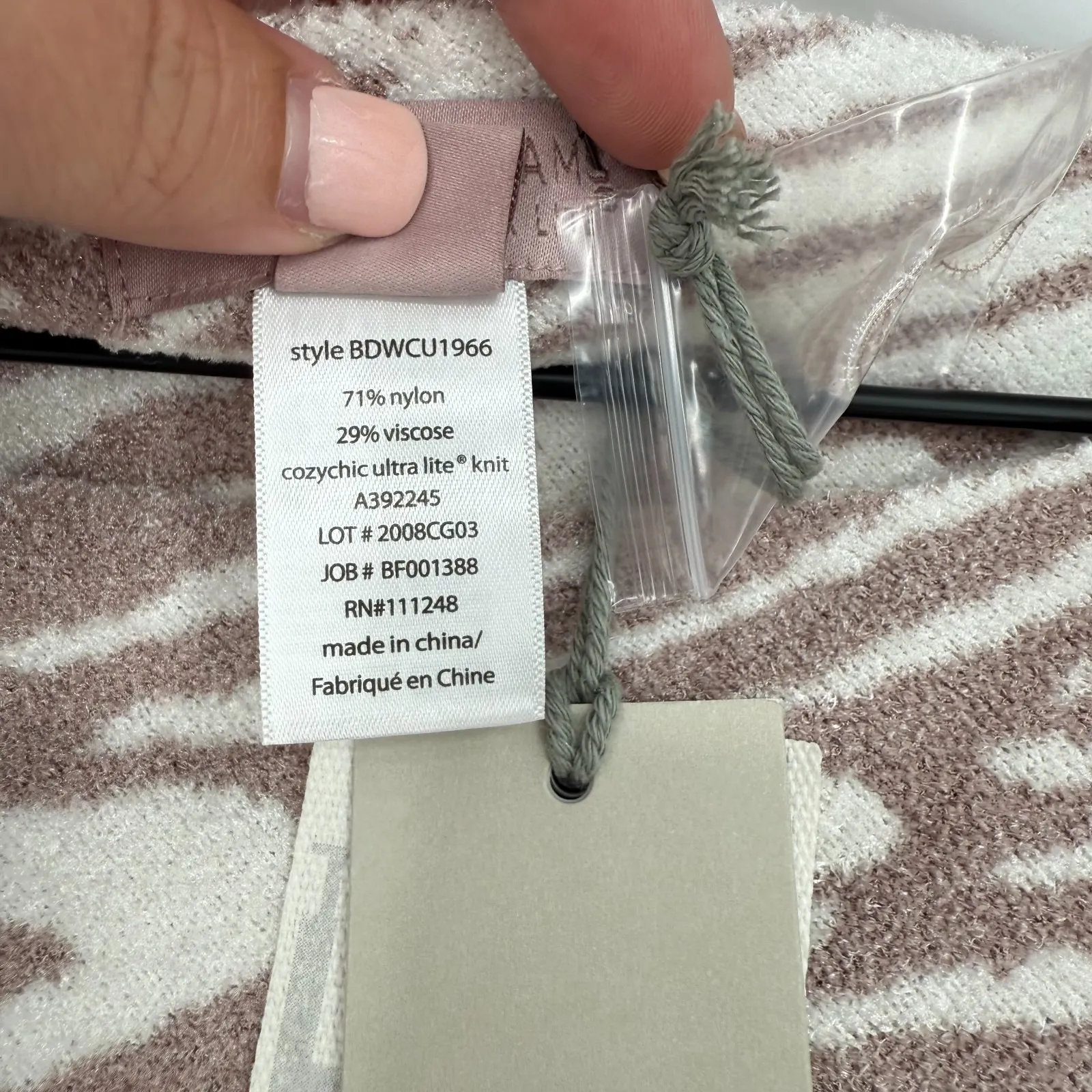 Barefoot Dreams CozyChic‎ Lite Ocean Breeze Poncho Womens OS Rose Animal - Image 5